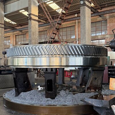 Двойные спиральные редукторы, предназначенные для передачи высокого крутящего момента в промышленных машинах