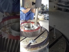 Высокоскоростная одиночная шестерня Ra0.8 передачи 17CrNiMo6 поезда винтовой зубчатой передачи стальная